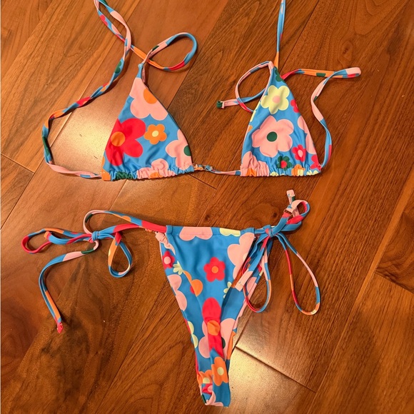Assorted Bikinis - Picture 2 of 3